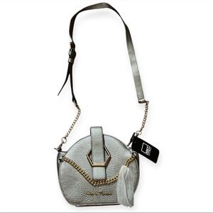 MKF Mia K Farrow Silver Nobella Hexagon Crossbody Purse Chain Strap
